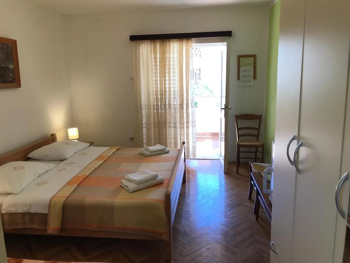 Summer Rooms Baska Croatia