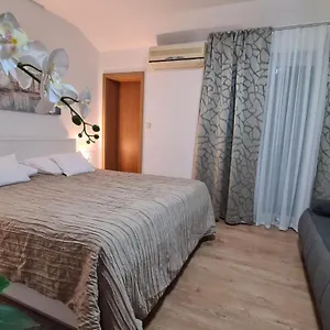 Sobe/rooms Riva 3*, Zadar Croatia